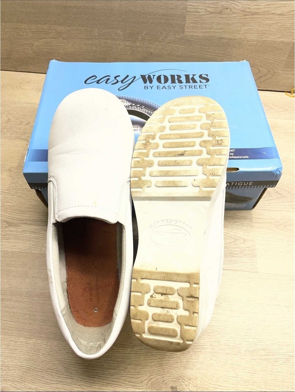 Leeza White Slip-Resistant Shoe #406